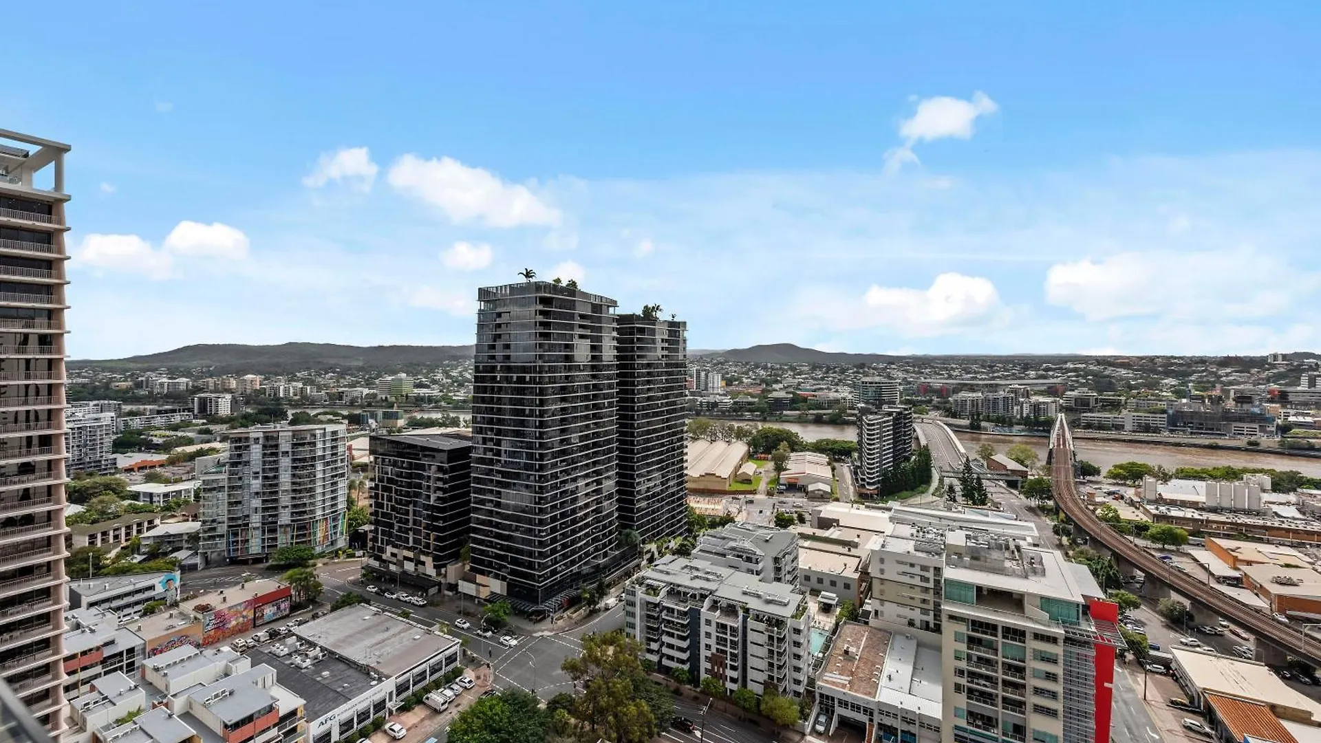 Stylish 1Br - Lv26 With Mountain Views, Pool And Park Lägenhet Brisbane